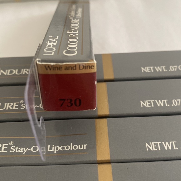 L’Oréal Color Endure Stay on Lipstick #730 Wine & Dine - Picture 2 of 6
